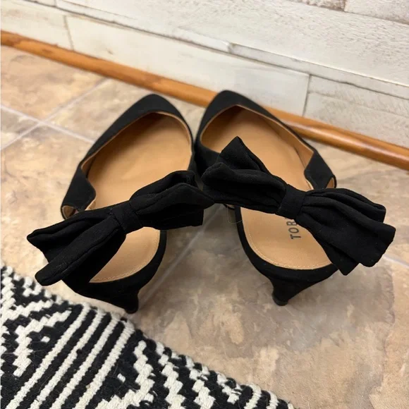 Torrid black velour velvet kitten heels bow back size 12 - Picture 3 of 6